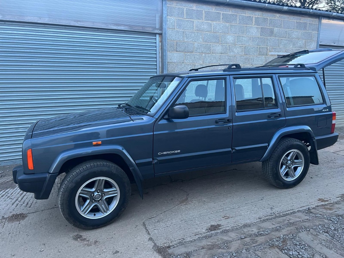 2001 Jeep Cherokee Image 1